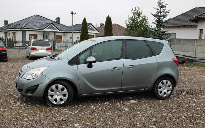 Opel Meriva cena 22900 przebieg: 176000, rok produkcji 2011 z Sianów małe 667